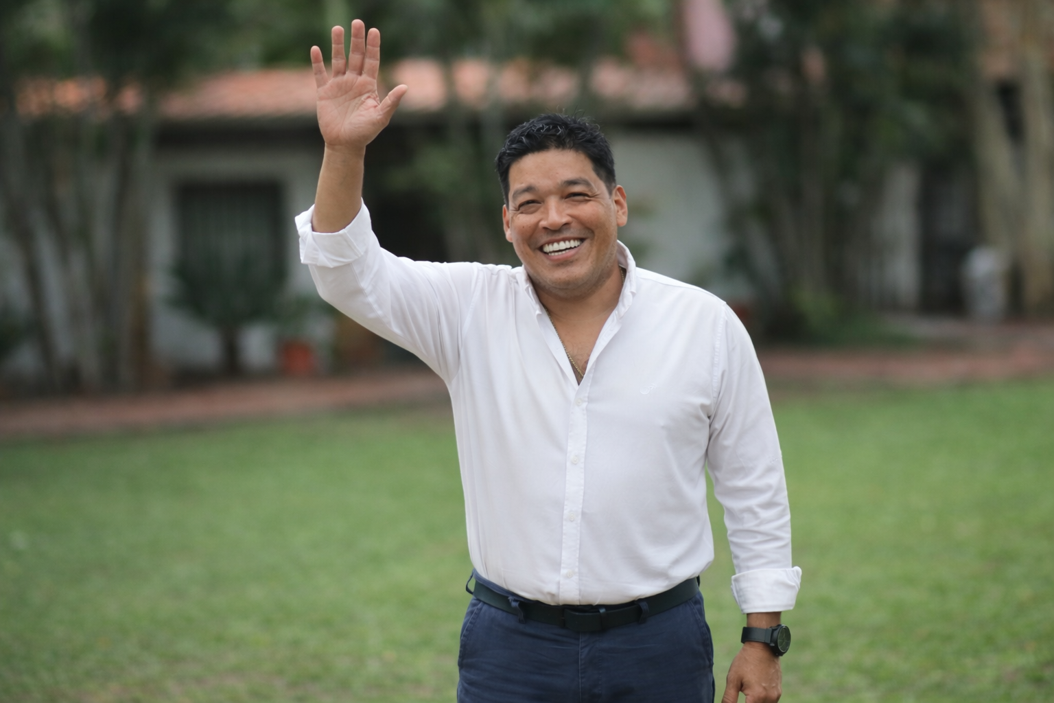 Shaka González Meyer saludando